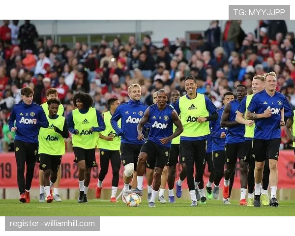 七万五千球迷共襄盛举安联球场见证激情四射的德国国家德比大战